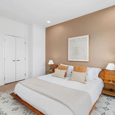 Penthouse On River With Garage And Patio, Walk Downtown