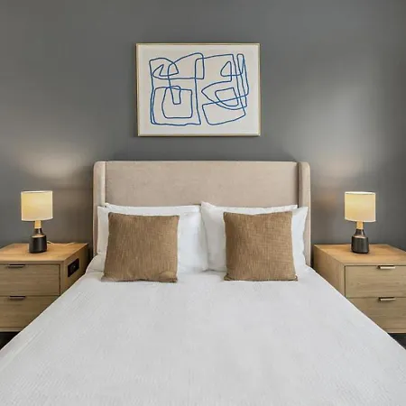 Landing - Modern With Amazing Amenities Nashville