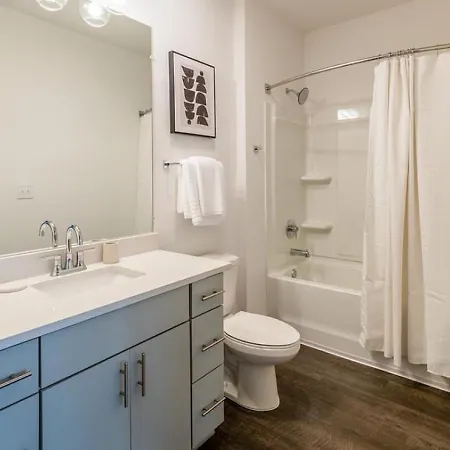 Apartment Landing - Modern With Amazing Amenities *