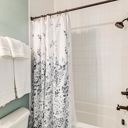 Townhome With Deck Close To Downtown! Holiday home