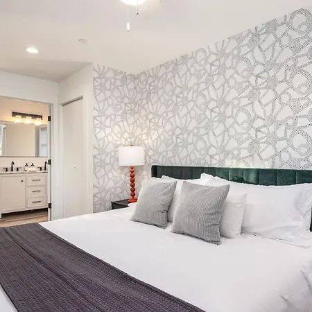By Vanderbilt And Belmont, 3 Miles To Downtown & Free Parking * Nashville