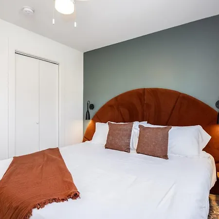 Retreat With Patio & Free Parking, By Vanderbilt Apartment *