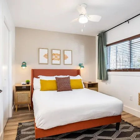 Apartment Bright By Vanderbilt And Belmont, 3 Miles To Downtown