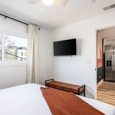 Retreat With Patio & Free Parking, By Vanderbilt *