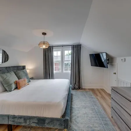 Holiday home Charming House By Vanderbilt And Belmont Nashville