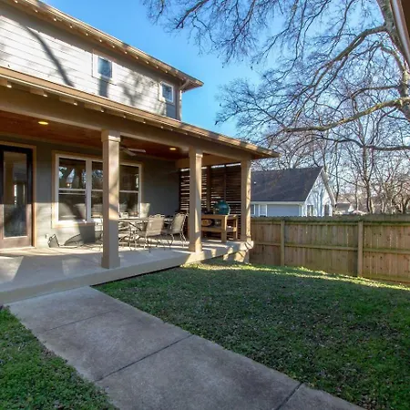 Walk To Broadway & Germantown Large House With Patio * Nashville