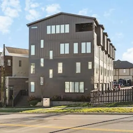 Holiday home Upscale With Patio Walk To 12 South And Belmont *