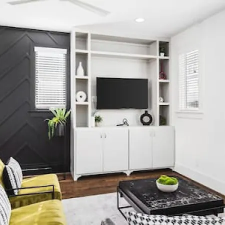 Upscale With Patio Walk To 12 South And Belmont Nashville