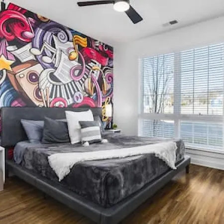 Large Patio, Rooftop Deck And Garage, 3 Miles To Broadway Nashville