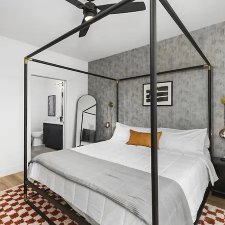 Premium With Huge Patio Near Vanderbilt & Downtown