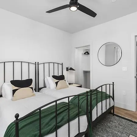 Premium With Huge Patio Near Vanderbilt & Downtown Apartment Nashville
