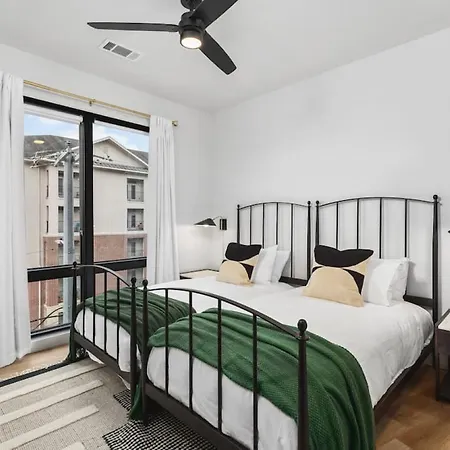 Premium With Huge Patio Near Vanderbilt & Downtown *