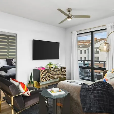 Luxury With Huge Patio, Near Vanderbilt & Downtown *