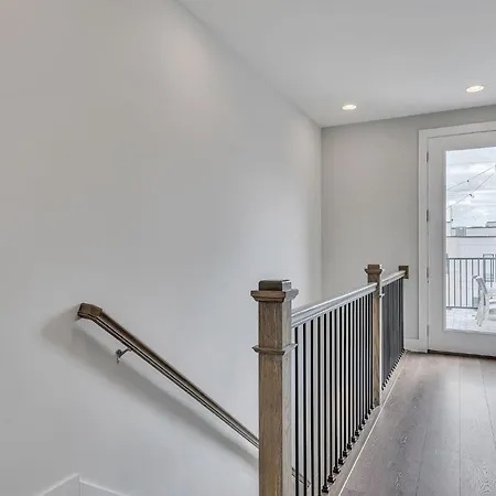Huge Roof Deck With City Views 9 Beds Nashville