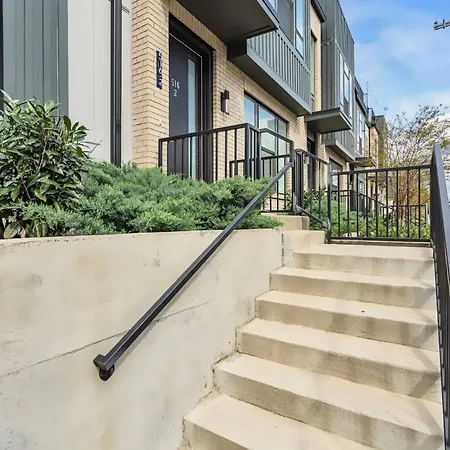 Huge Roof Deck With City Views 9 Beds Nashville