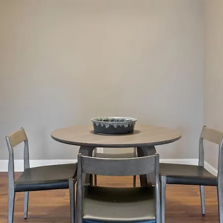 Landing Modern With Amazing Amenities Nashville