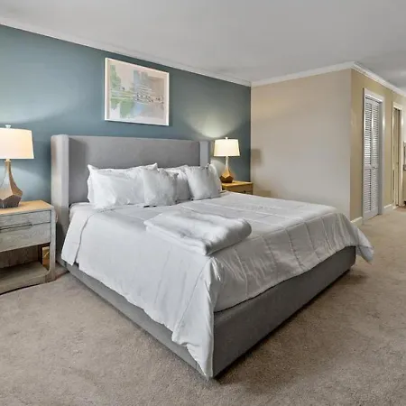 Apartment Landing Modern With Amazing Amenities Nashville