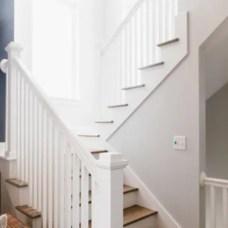 Balcony~gated Community~luxury~nashville * Nashville
