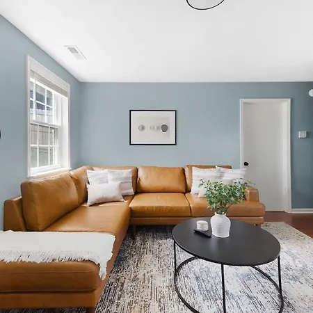 The Blue - 4 Beds And 7 Mins To Broadway! *