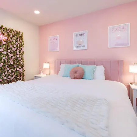 Holiday home Taylor Swift Eras Inspired Home-10 Min To Broadway *