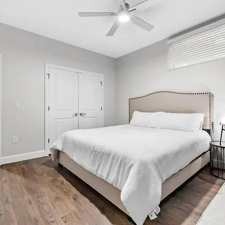 Apartment The Hollywood The Gulch