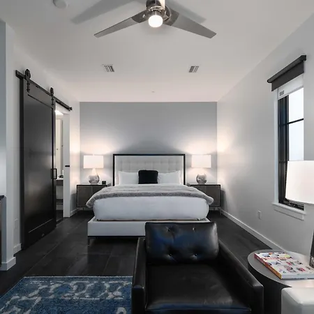 Hotel 121 By Avantstay
