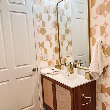 Holiday home Vintage Vibes - Minutes From The Broadway Buzz