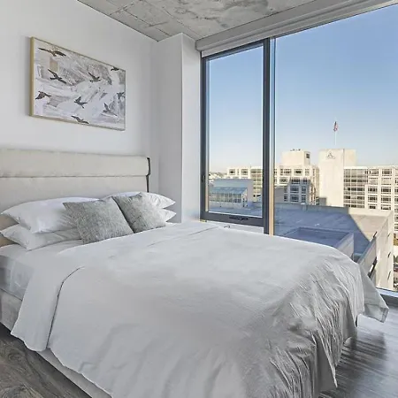 Landing Modern With Amazing Amenities Apartment *