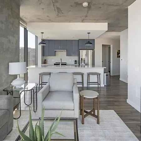 Landing Modern With Amazing Amenities Apartment Nashville