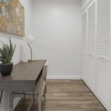 Apartment Landing Modern With Amazing Amenities Nashville