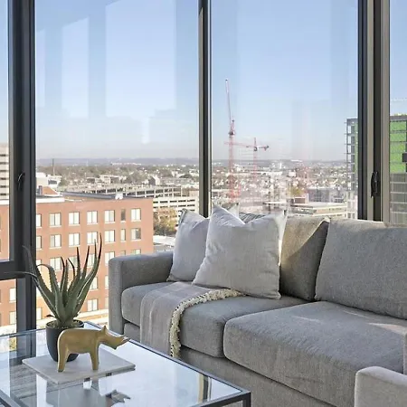 Apartment Landing Modern With Amazing Amenities