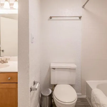 Landing Modern With Amazing Amenities Nashville