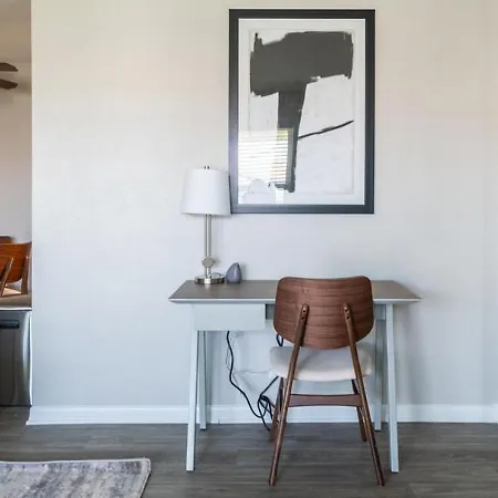 Landing Modern With Amazing Amenities Apartment *
