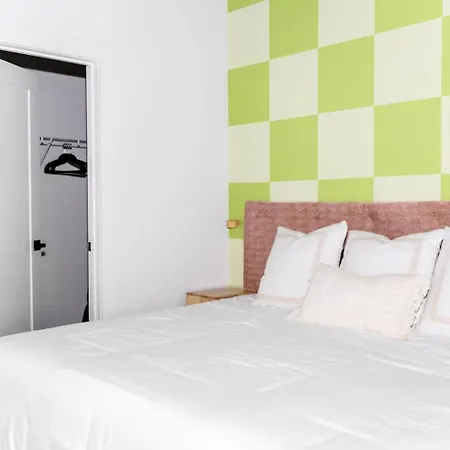 New Sleeps 4 - 7 Mins To Dt Apartment *