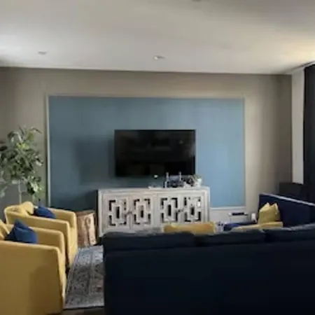 New And Luxurious By Downtown With Rooftop Deck!