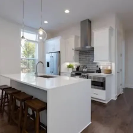 Holiday home New And Luxurious By Downtown With Rooftop Deck! *
