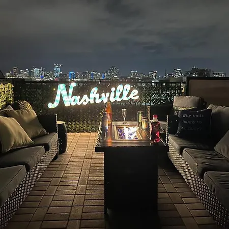 New And Luxurious By Downtown With Rooftop Deck!