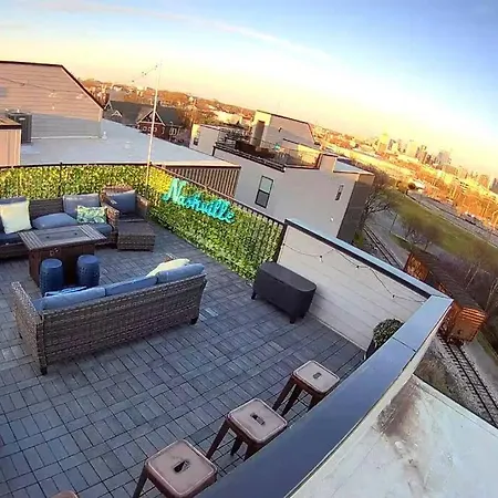 New And Luxurious By Downtown With Rooftop Deck! Holiday home *