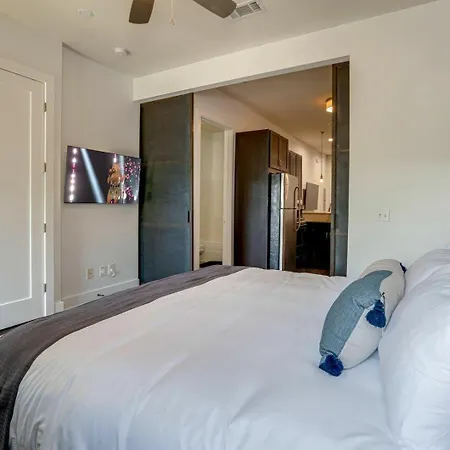 4 Designer Loft Units - Min To Broadway Hotel