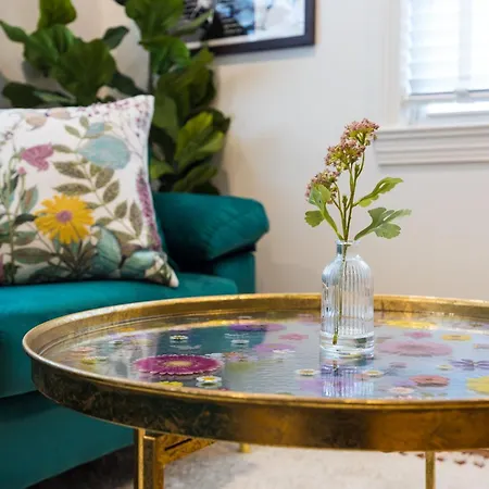 Taylor Swift Eras Inspired Home-10 Min To Broadway Holiday home *