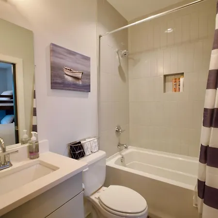 Luxury Townhome Skyline Views Mins To Dt Holiday home Nashville