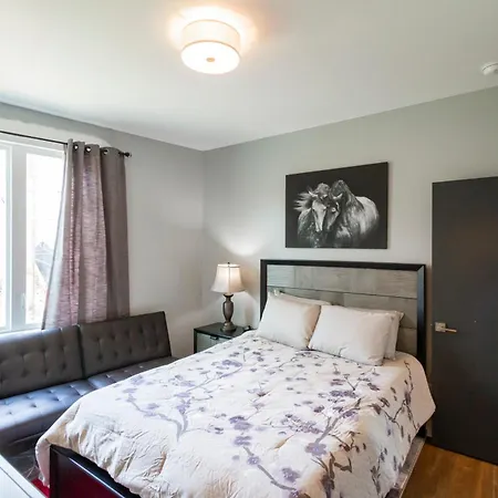 Luxury Townhome Skyline Views Mins To Dt Holiday home *