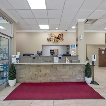 Comfort Downtown - Music Center Inn 4*