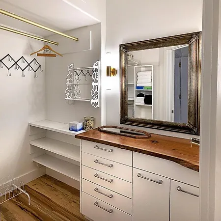 Westwood Shed In By Geodis Vanderbilt Belmont, 1 Accessible Apartment Nashville