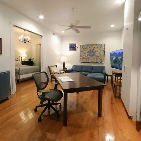 Westwood Shed In By Geodis Vanderbilt Belmont, 1 Accessible Apartment *