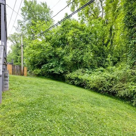 Holiday home 7 Minutes From Broadway, Entire