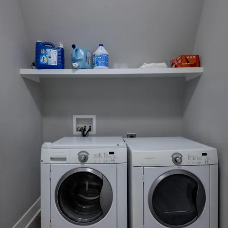 7 Minutes From Broadway, Entire Nashville