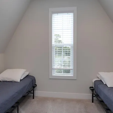 7 Minutes From Broadway, Entire * Nashville