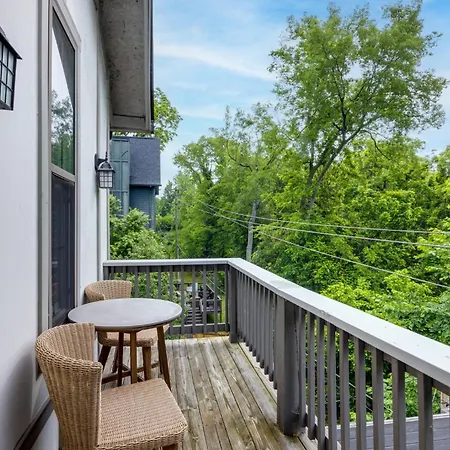 7 Minutes From Broadway, Entire * Nashville