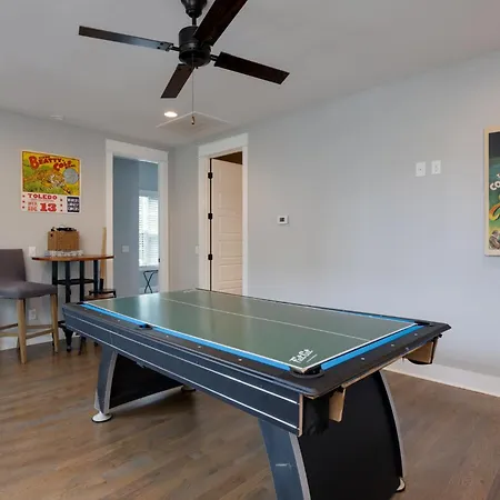 7 Minutes From Broadway, Entire Holiday home Nashville